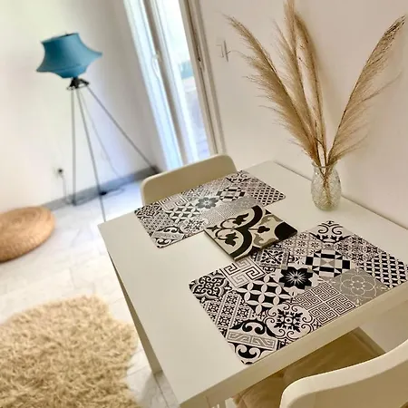 Studio Climatise Centre Parking Gratuit * Menton